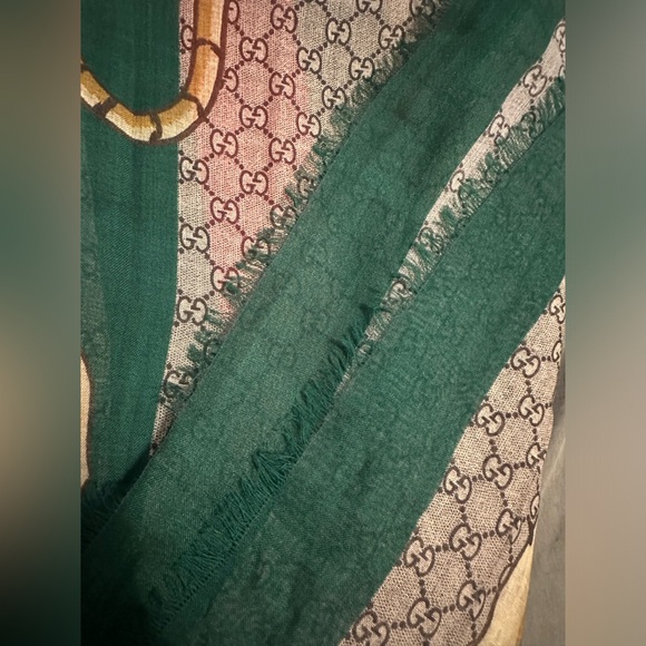 Gucci Scarf - Picture 4 of 17